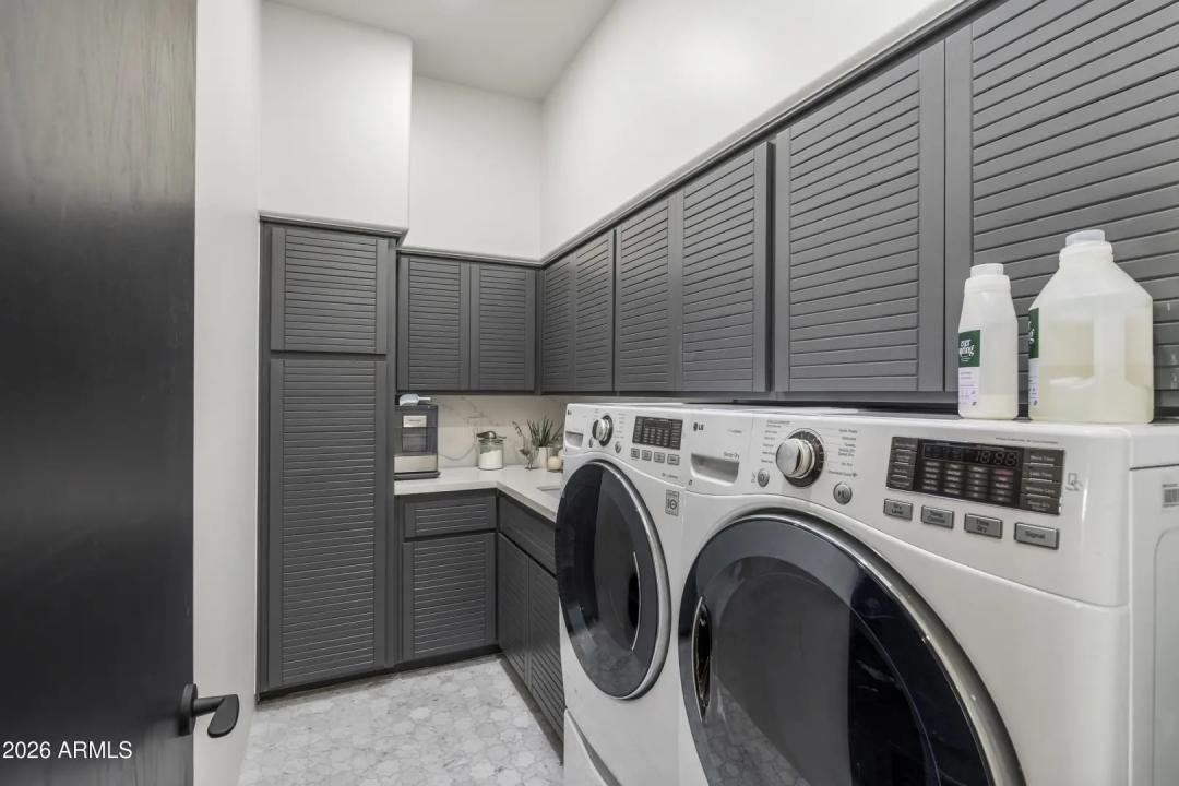 Real Estate Picture 37