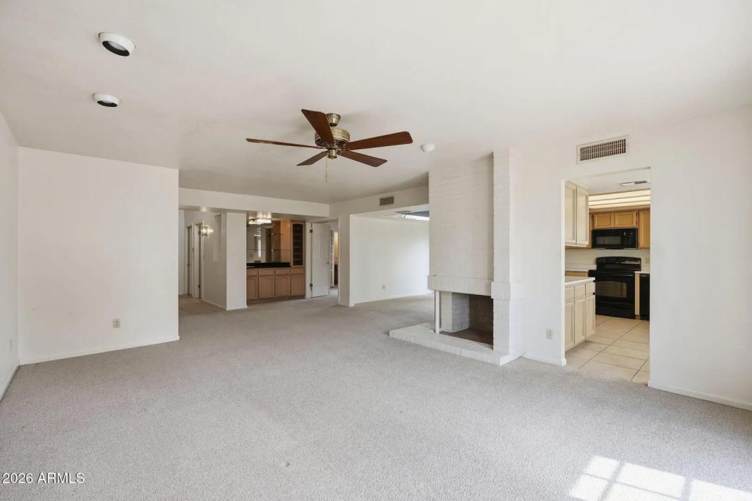 Real Estate Picture 9