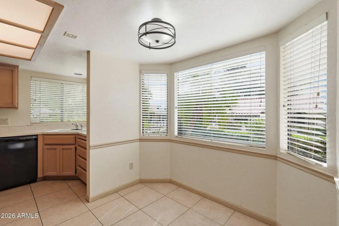 Real Estate Picture 18