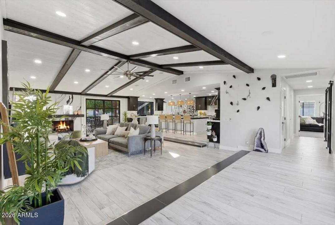Real Estate Picture 15