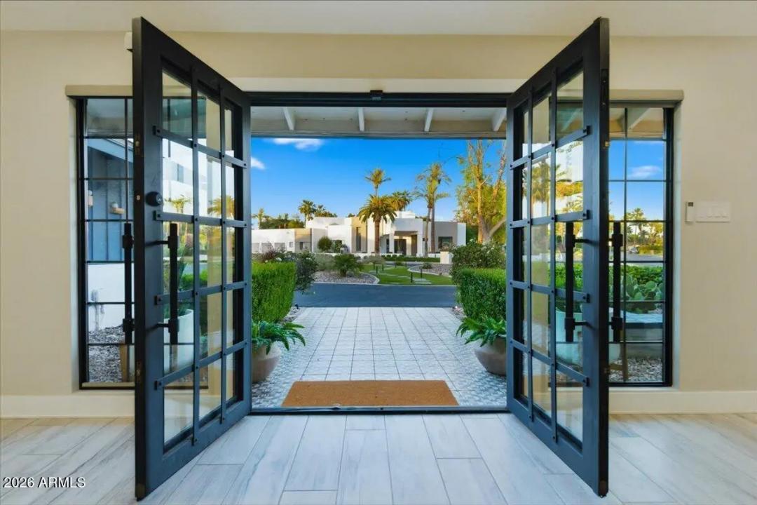 Real Estate Picture 14
