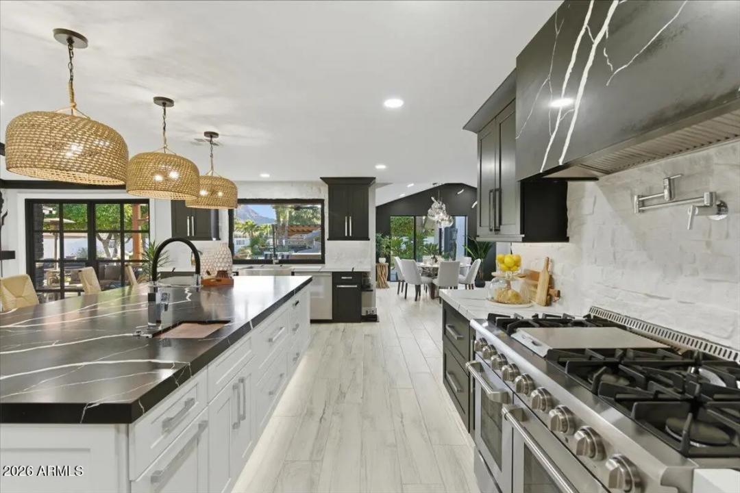 Real Estate Picture 18