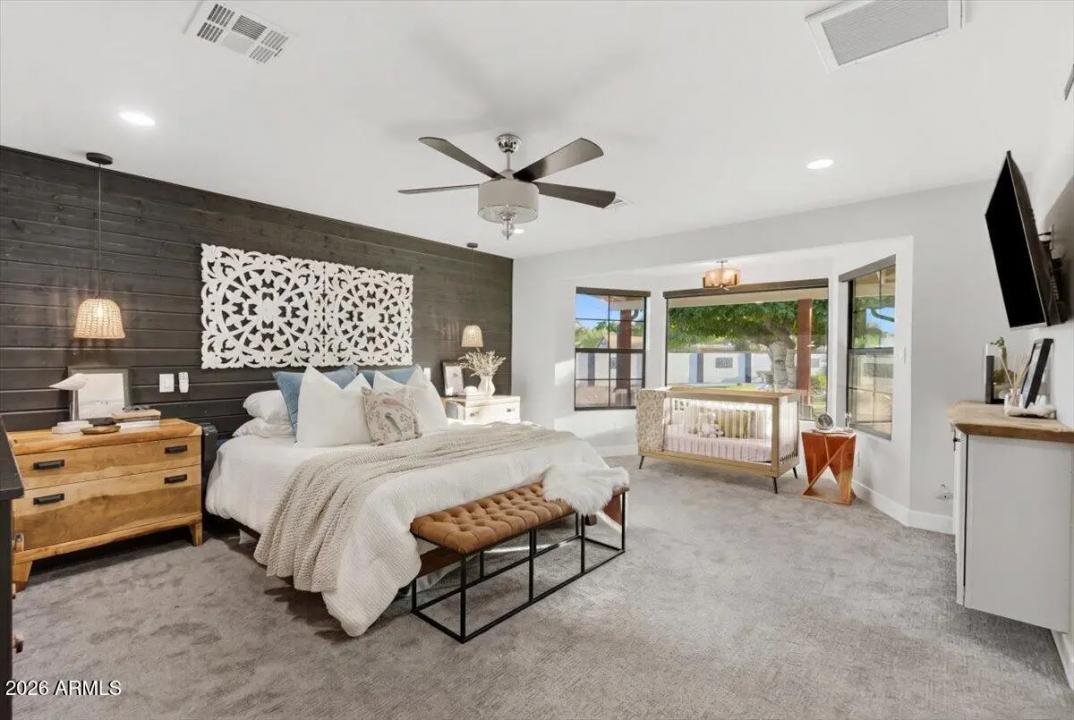 Real Estate Picture 24