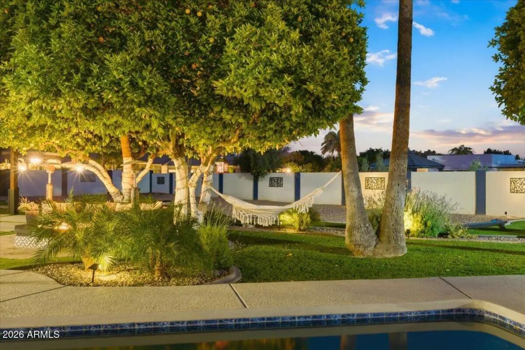 Real Estate Picture 11
