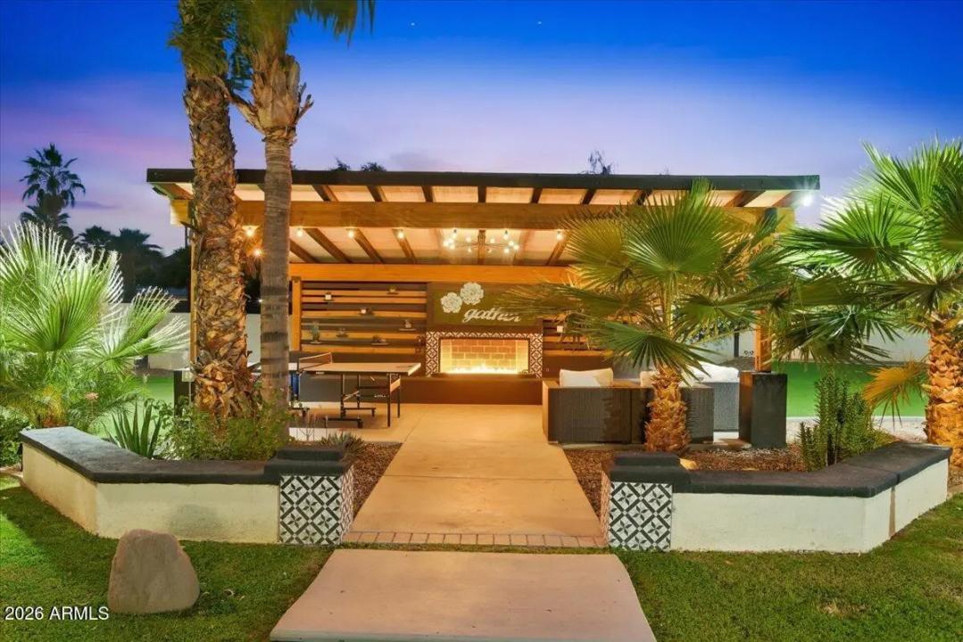 Real Estate Picture 3