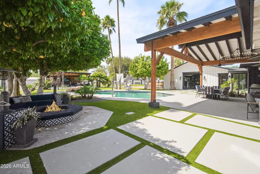 Real Estate Picture 50