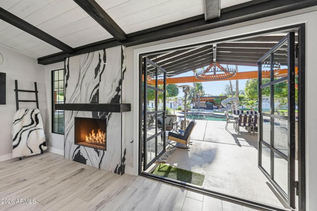 Real Estate Picture 7
