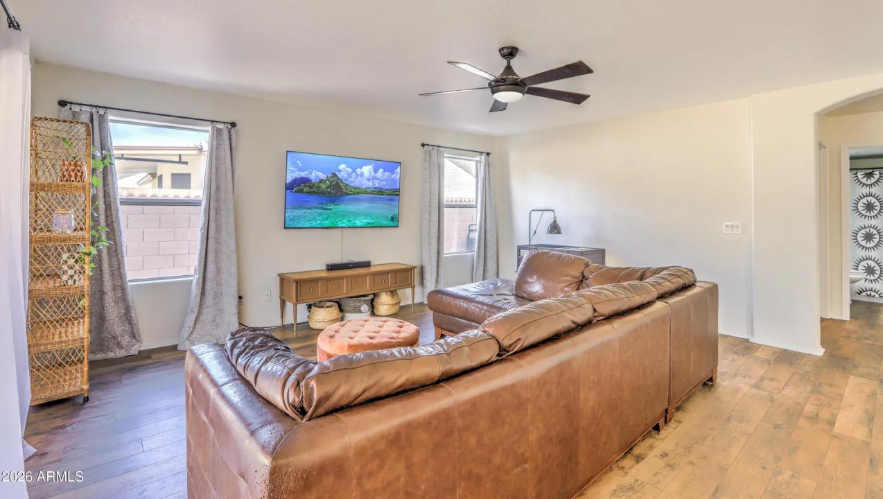 Real Estate Picture 9