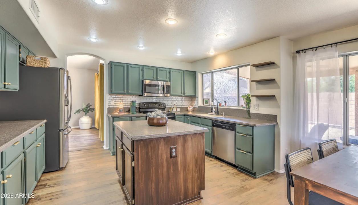 Real Estate Picture 2