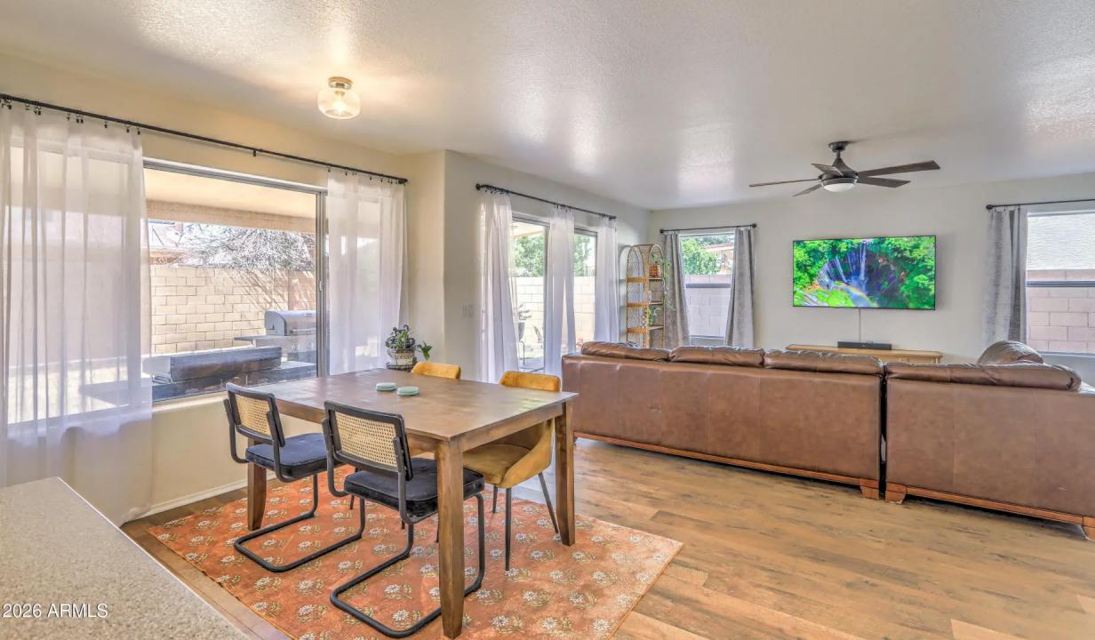 Real Estate Picture 8