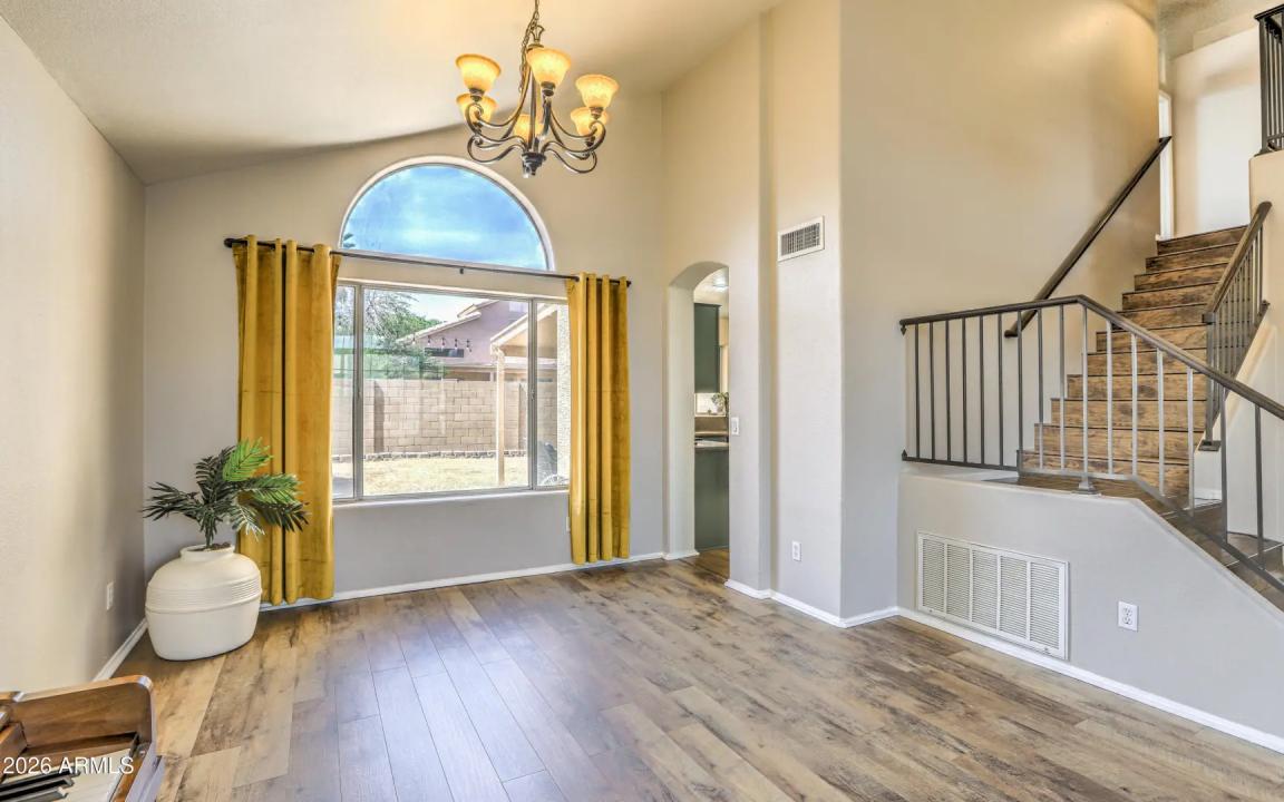 Real Estate Picture 13