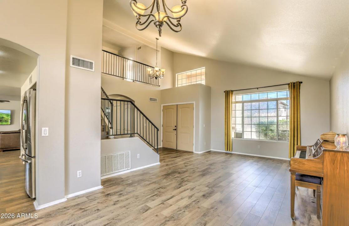 Real Estate Picture 14