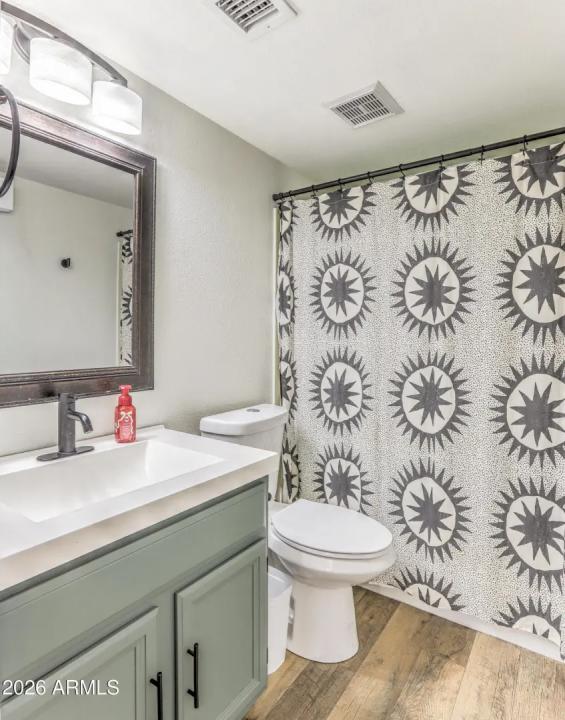 Real Estate Picture 16