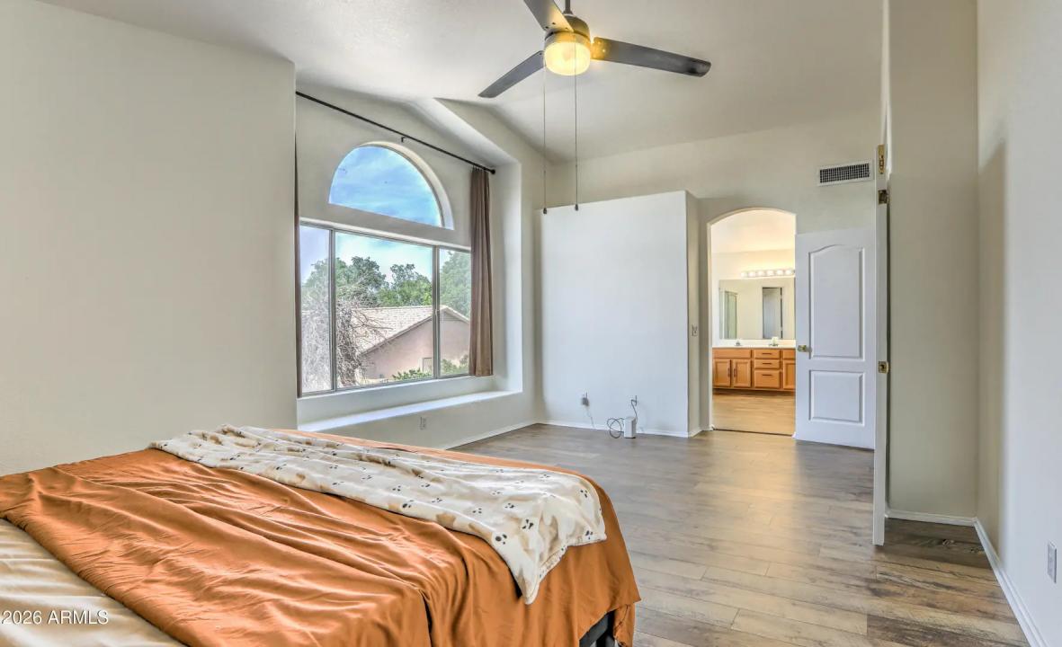 Real Estate Picture 20