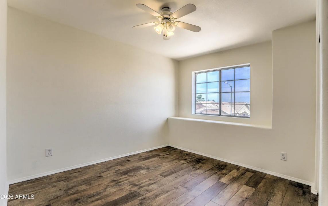 Real Estate Picture 25