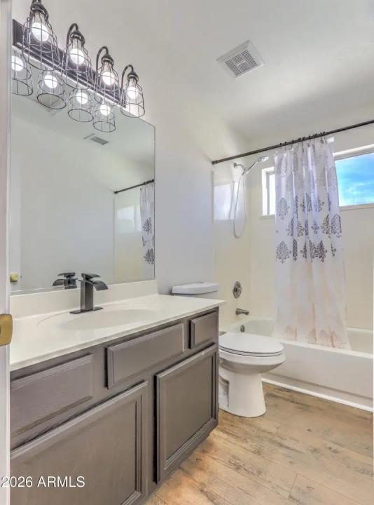 Real Estate Picture 27