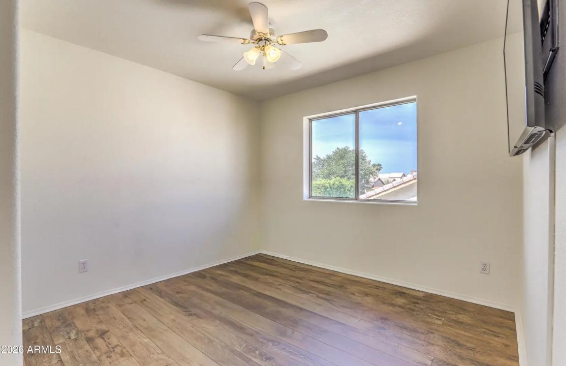 Real Estate Picture 28