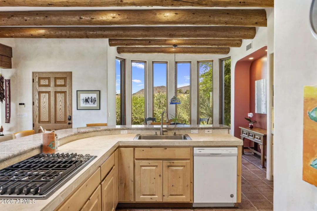 Real Estate Picture 9