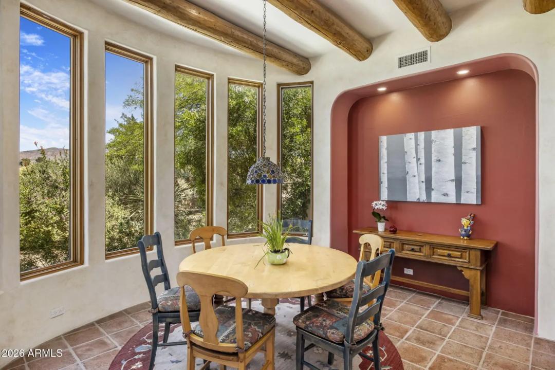 Real Estate Picture 11