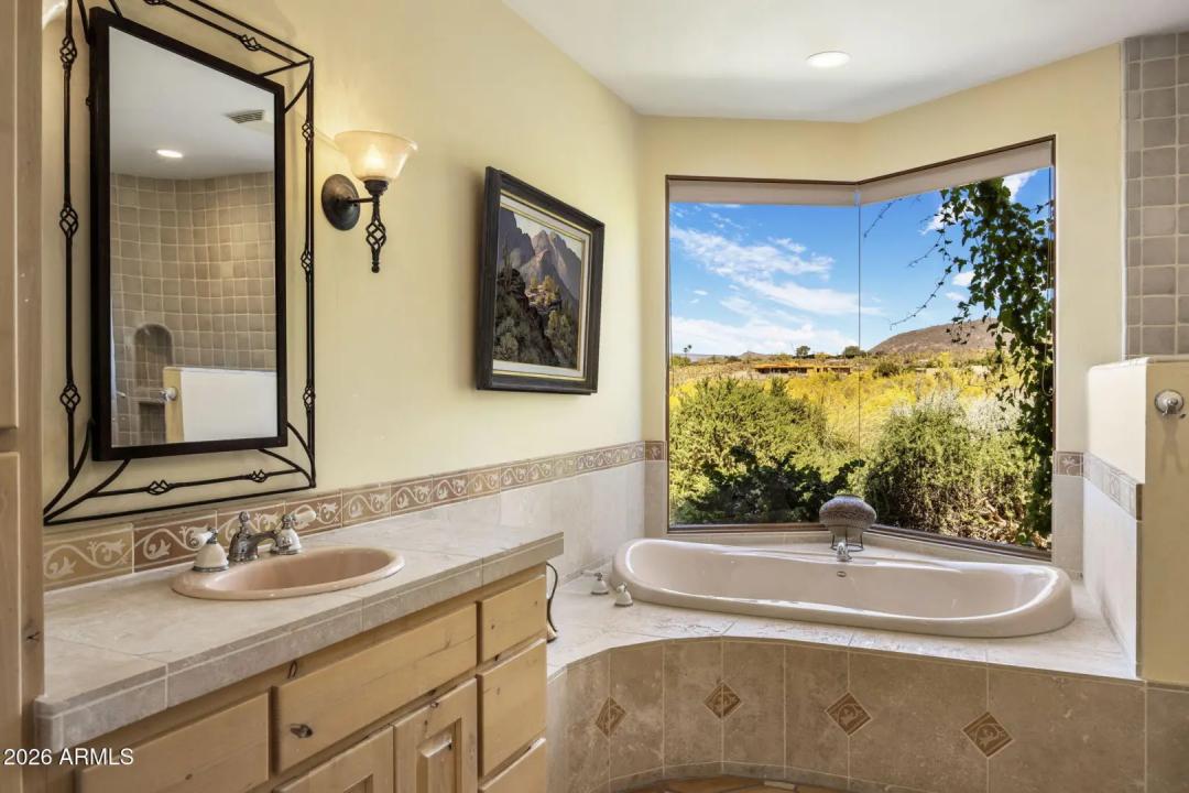 Real Estate Picture 16