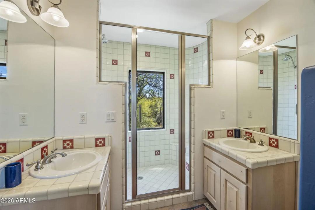 Real Estate Picture 21