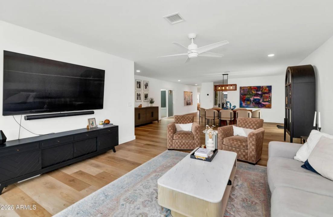 Real Estate Picture 5