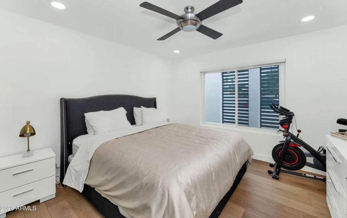 Real Estate Picture 17