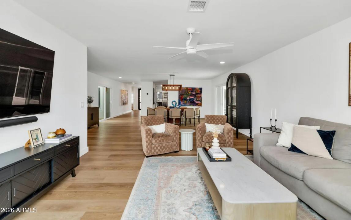 Real Estate Picture 3