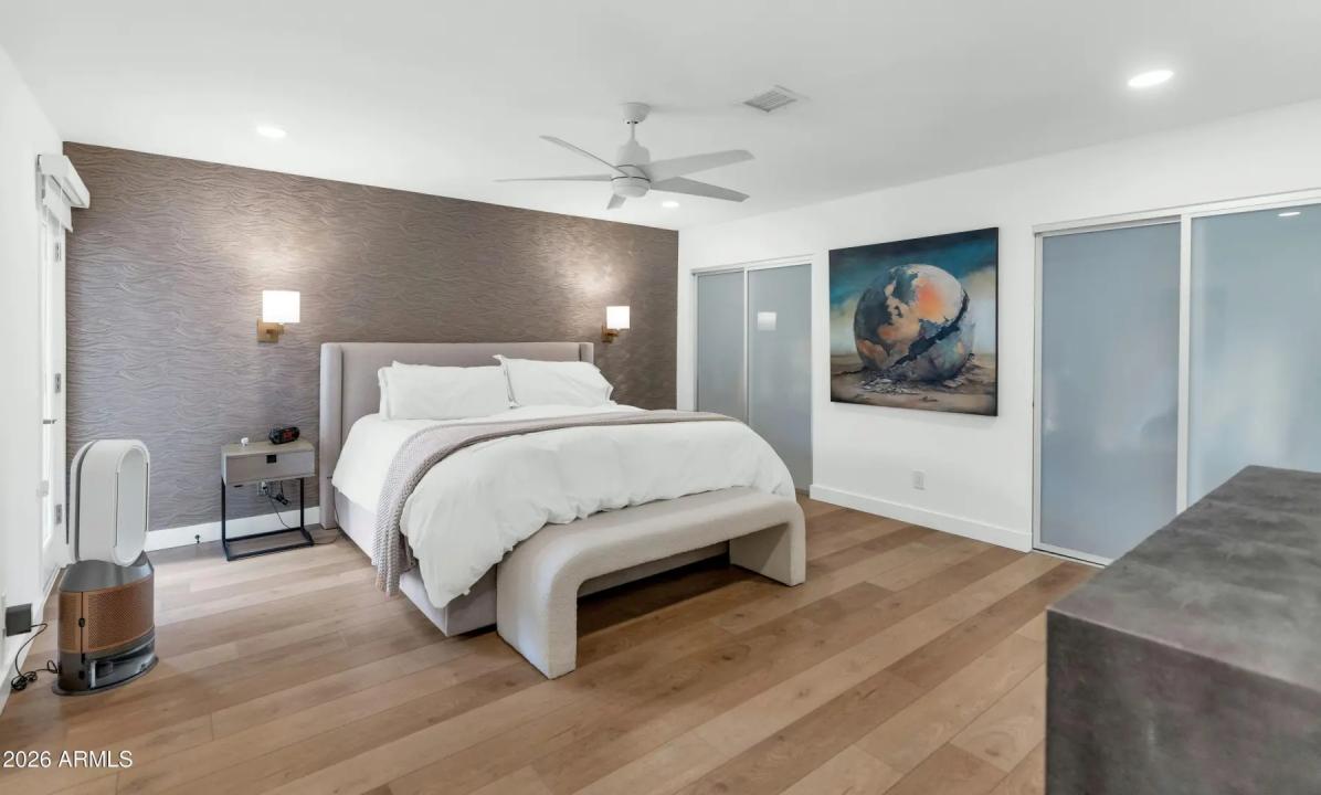 Real Estate Picture 14