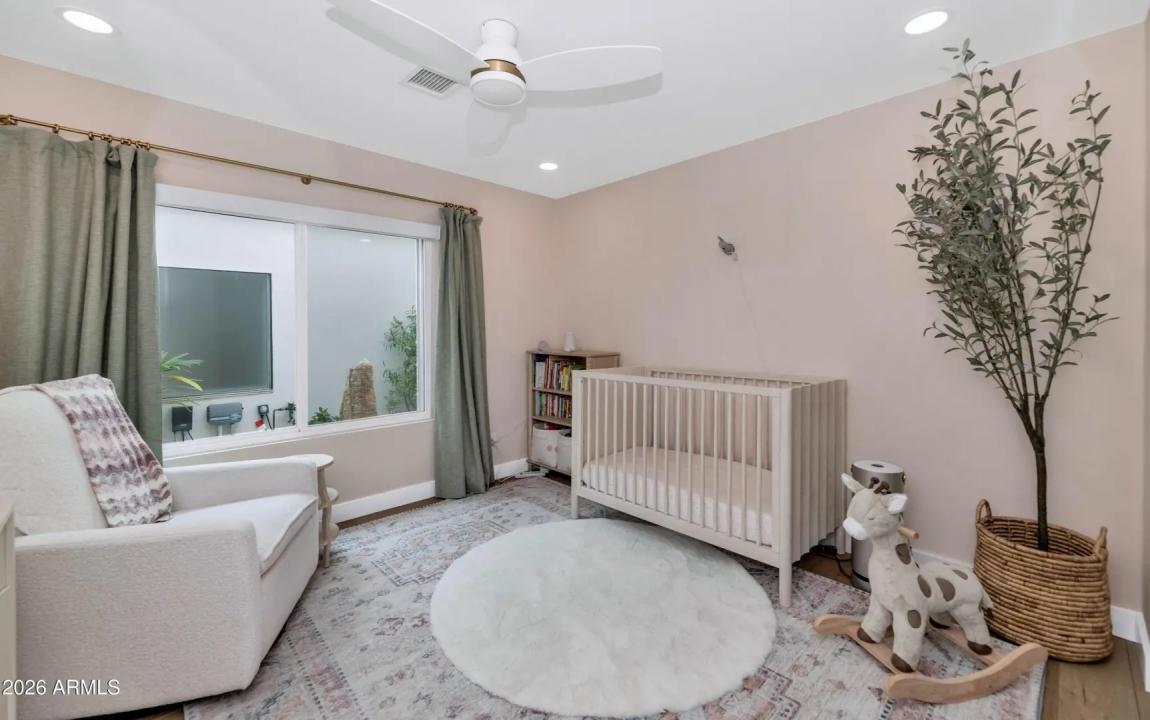 Real Estate Picture 19