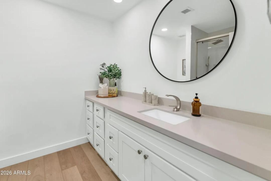 Real Estate Picture 18