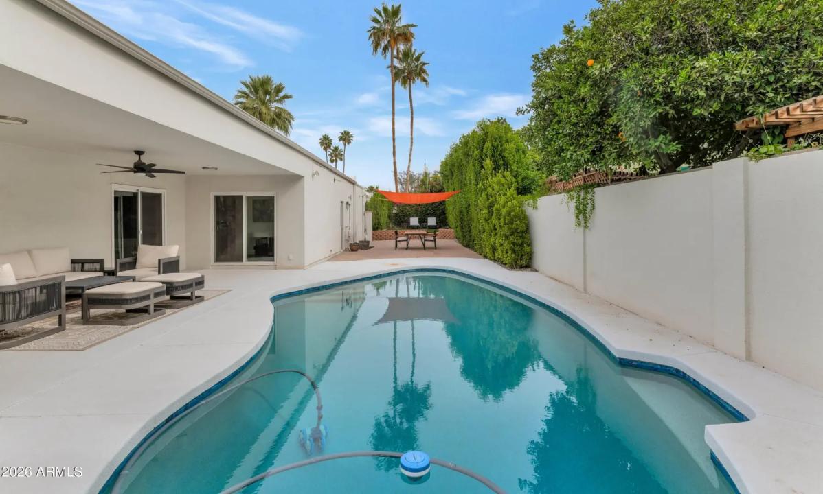 Real Estate Picture 23