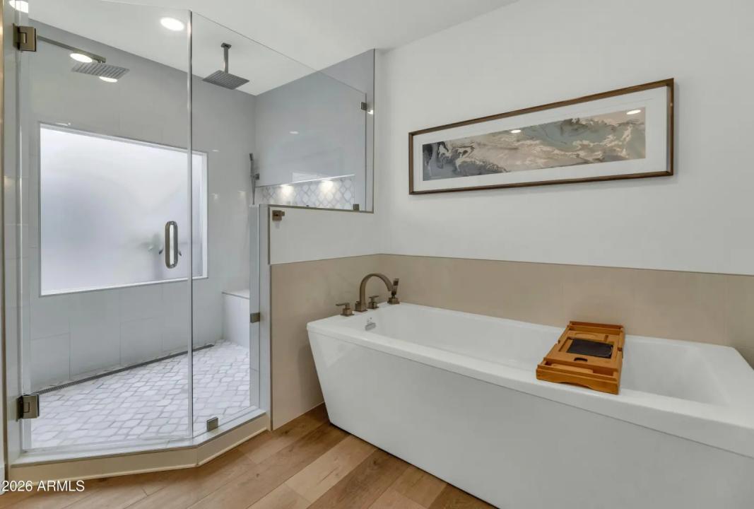 Real Estate Picture 16