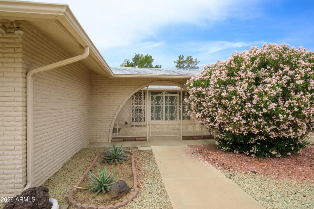 Real Estate Picture 4
