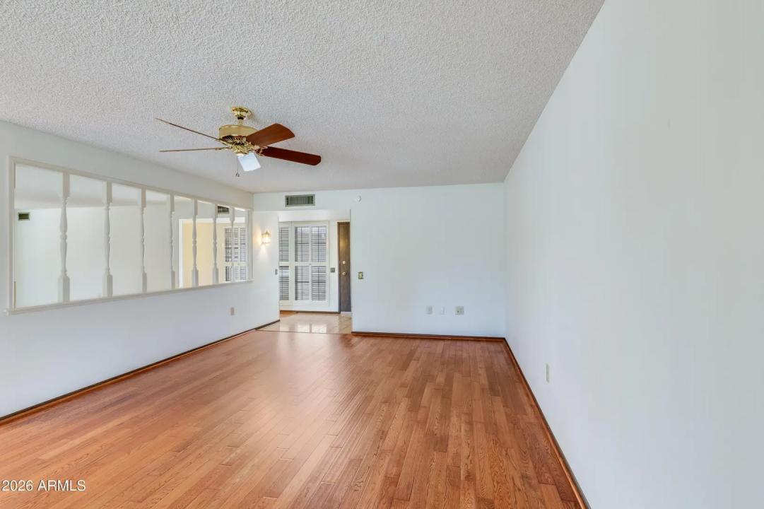 Real Estate Picture 8