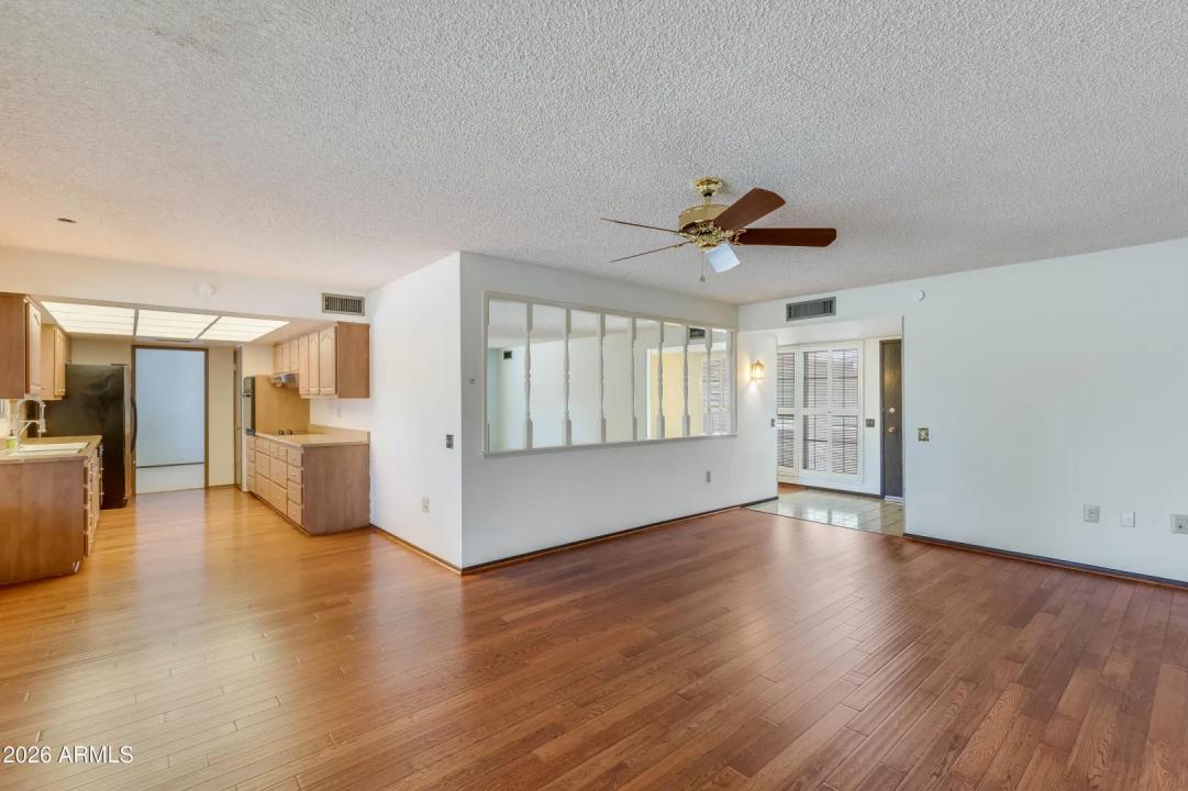 Real Estate Picture 9