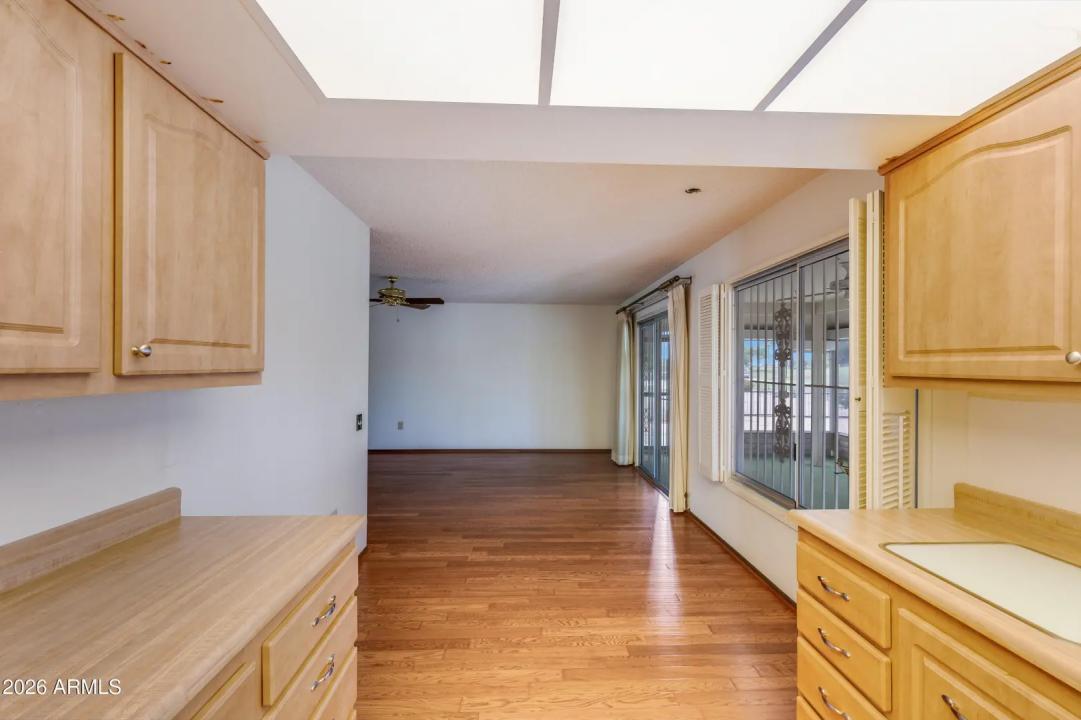 Real Estate Picture 14