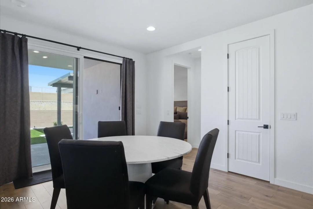 Real Estate Picture 3