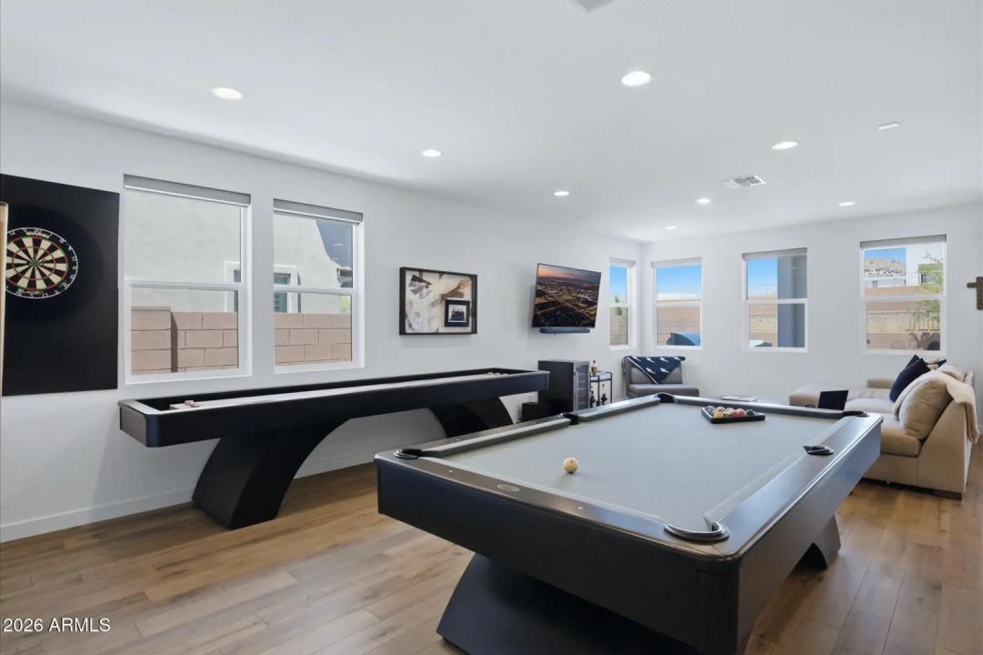 Real Estate Picture 10