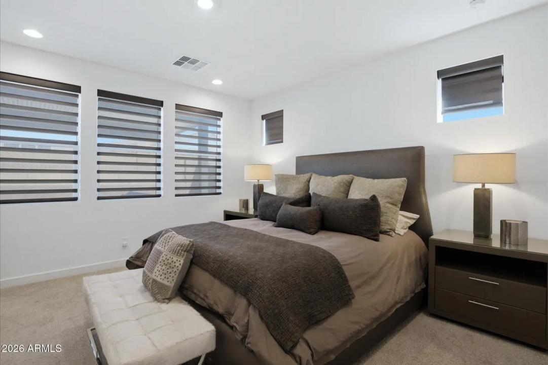 Real Estate Picture 11