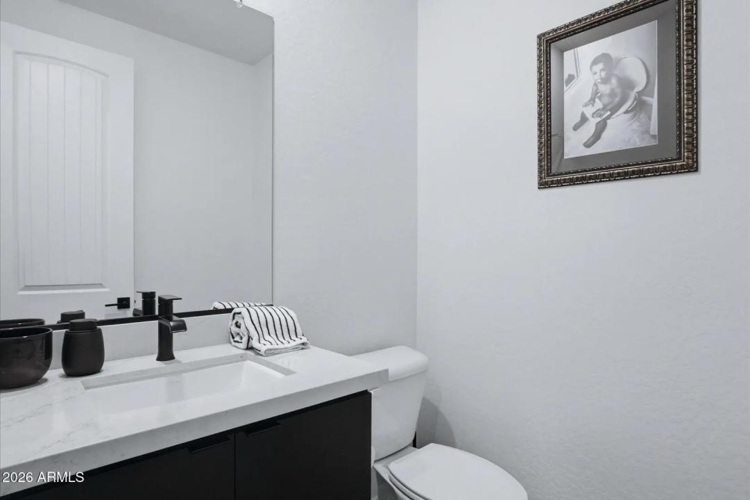 Real Estate Picture 23