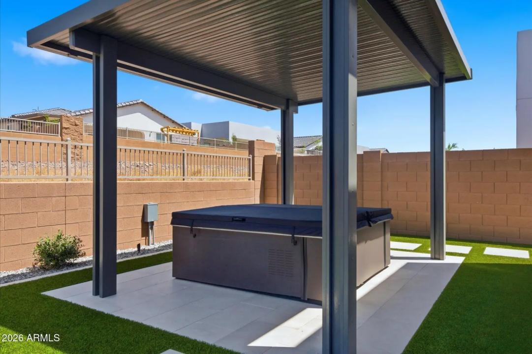 Real Estate Picture 16