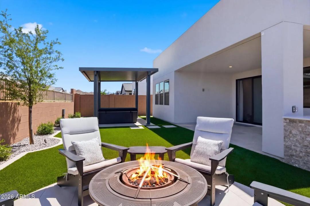 Real Estate Picture 17