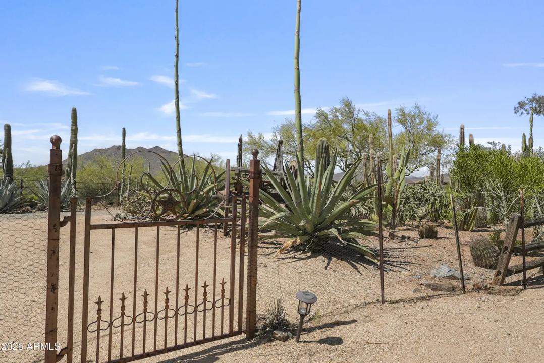 Real Estate Picture 23