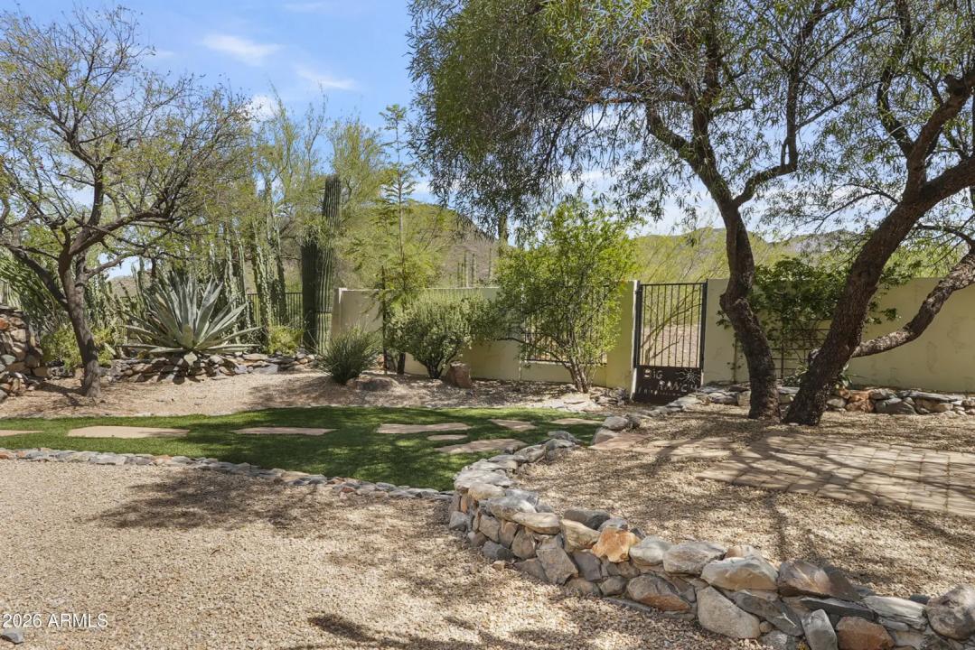 Real Estate Picture 17