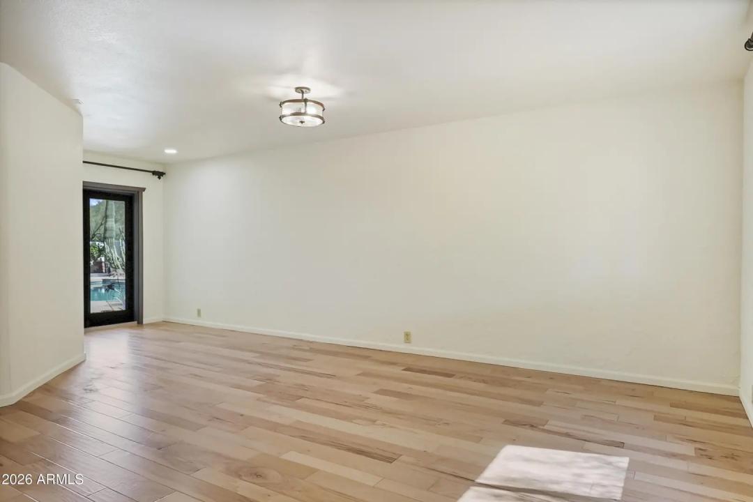 Real Estate Picture 11