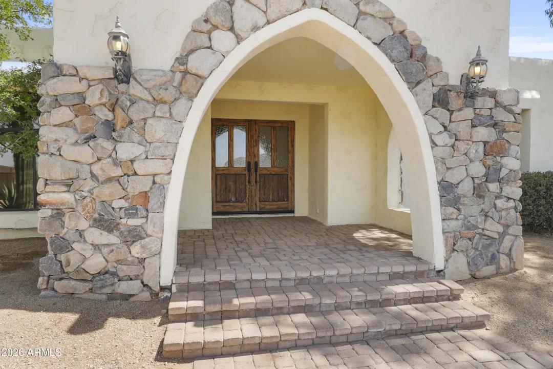 Real Estate Picture 6