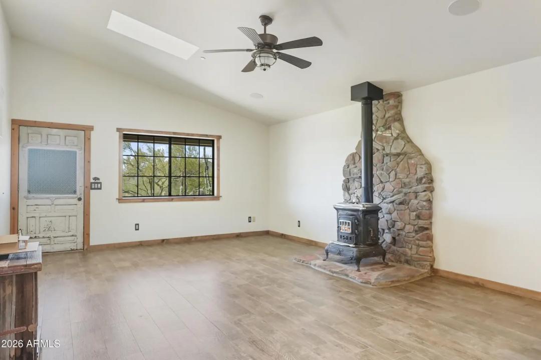 Real Estate Picture 29