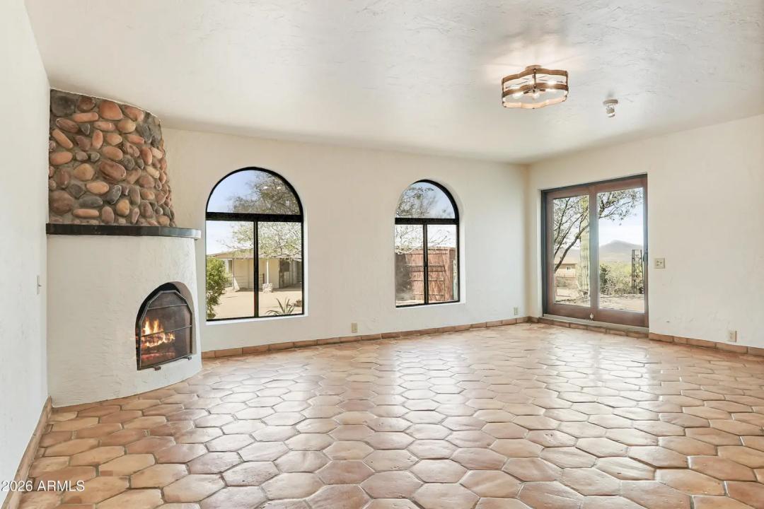 Real Estate Picture 10