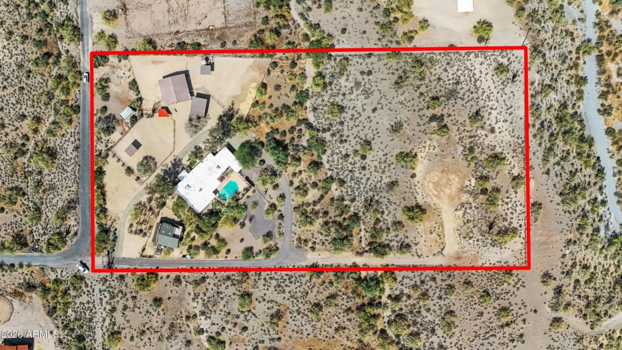 Real Estate Picture 5